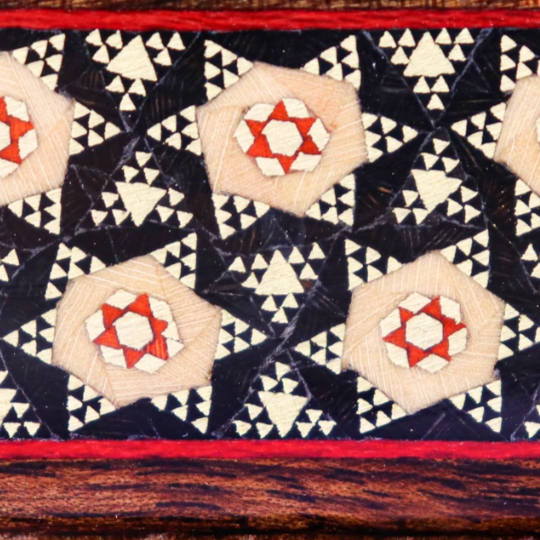 Persian Khatamkari Jewelry & Décor Box - Handcrafted Wooden Inlay from Isfahan