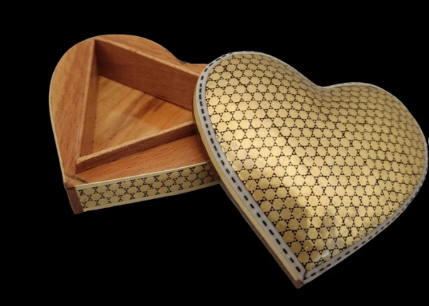Persian Khatamkari Jewelry & Décor Box - Handcrafted Wooden Inlay from Isfahan